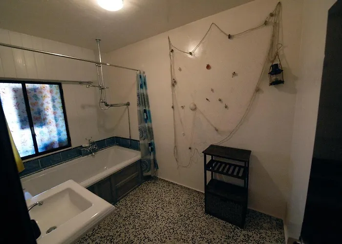 La Tierra Алькуэскар